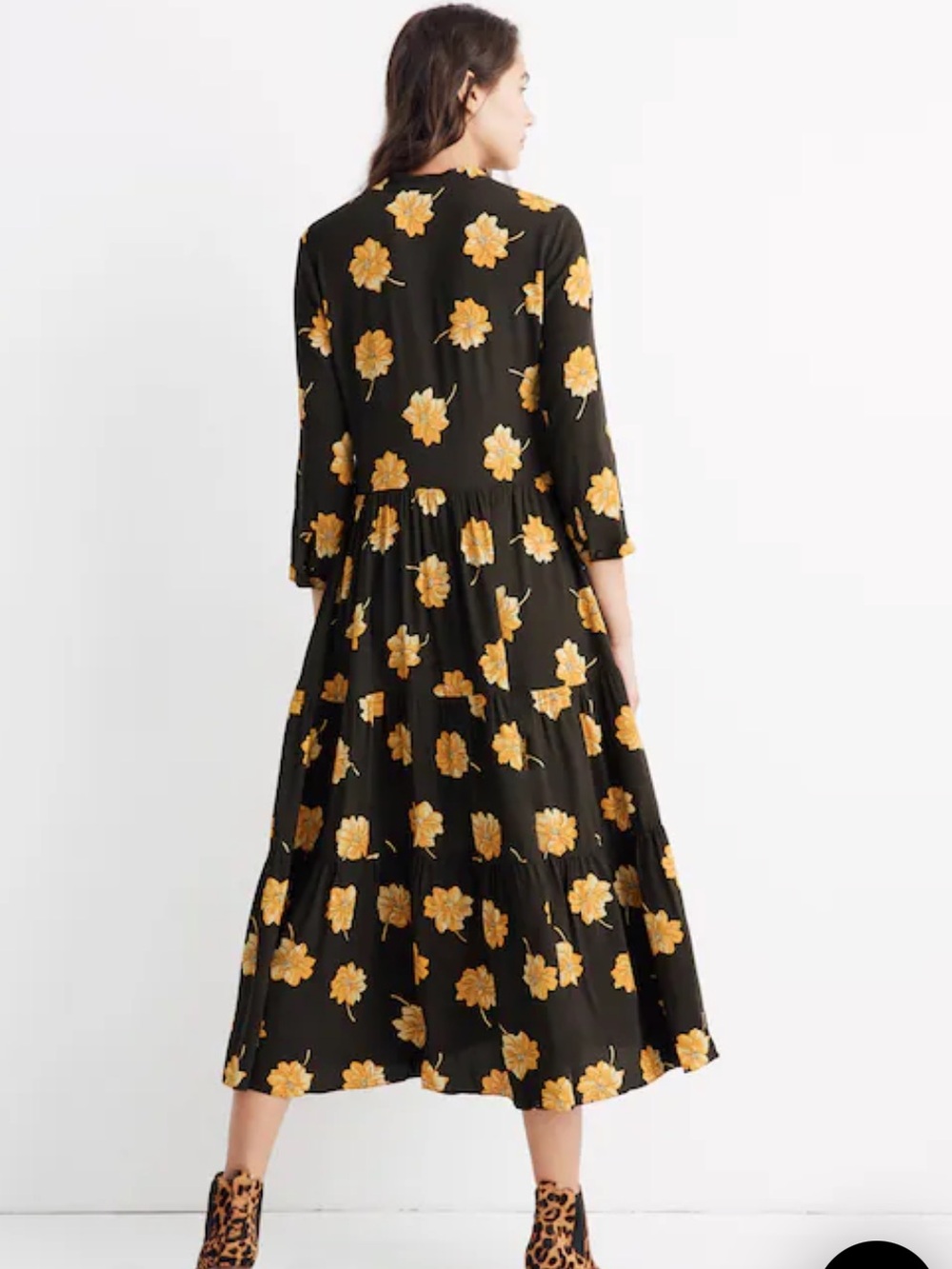 Madewell Button-Front Tier Dress in Fall
Flowers - Picture 2 of 9